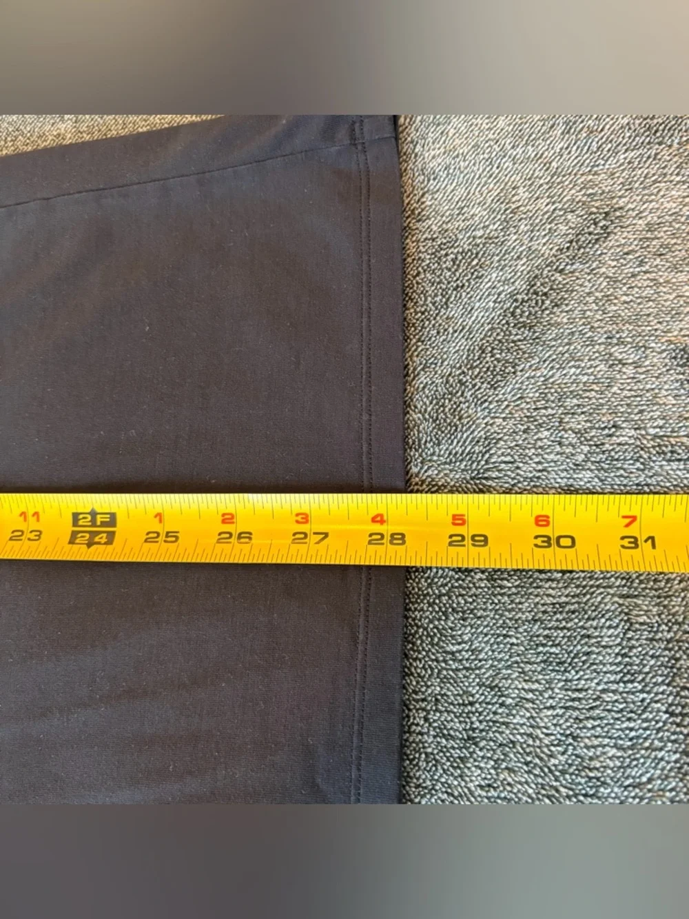 Lululemon Classic Black Crew Neck Tee Size Medium - Picture 8 of 8